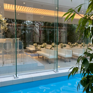 入口入ってすぐ横向いたらチャペル|784877さんのアクアテラス迎賓館（大津）/テイクアンドギヴ・ニーズウェディングの写真(2607626)