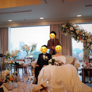 高砂の写真です。ゲストを身近に感じたくソファにしました。