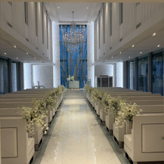 白を基調とした美しいチャペル