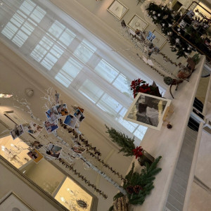 ロビーは写真をたくさん飾りました|784957さんのアーククラブ迎賓館（福山）/テイクアンドギヴ・ニーズウェディングの写真(2607981)