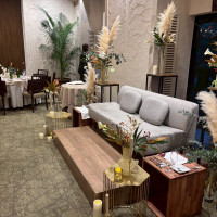 高砂はソファー席に