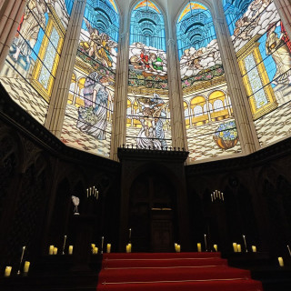 大迫力のステンドグラス！