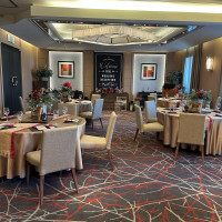 シックな披露宴会場