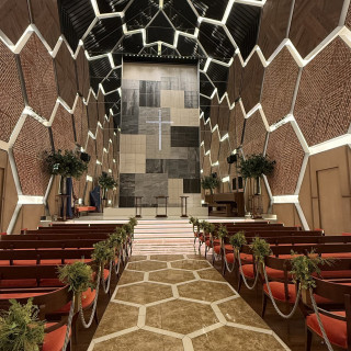 天井の高いチャペル