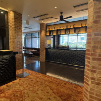 受付スペース横（ゲストラウンジ入口）