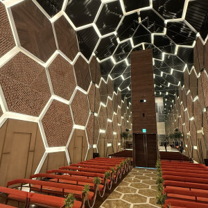 前から見たチャペル|785069さんのノートルダム横浜みなとみらい/FIVESTAR WEDDINGの写真(2608422)