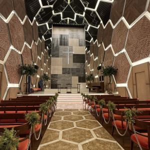 天井の高いチャペル|785069さんのノートルダム横浜みなとみらい/FIVESTAR WEDDINGの写真(2608420)