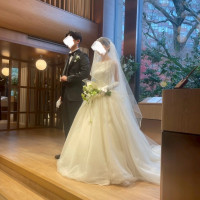 大きな窓からは緑が見えます