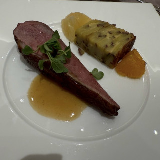 鴨胸肉の炭火焼きです。これめちゃ美味しかった！