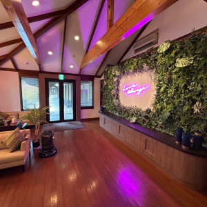 新郎、新婦、親族のメイク室がある建物の入り口スペース|785117さんのThe Matirtha Suite ザ マティルタスイートの写真(2608589)