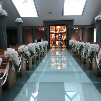 バージンロードが光ります。