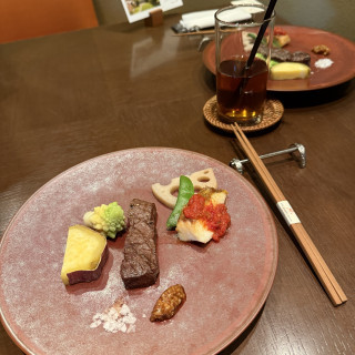 メイン料理は鯛と神戸牛で、兵庫県を味わえます！