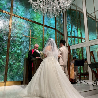 挙式ドレスとともに