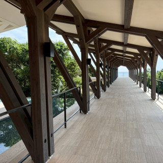 披露宴会場からチャペルに向かうコリドー