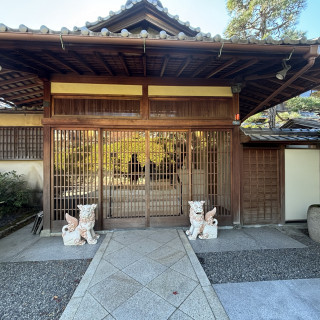 ロビー。シーサーがお迎え