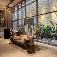 地下ですが、窓が広く光も入るので、開放感があります。