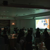 ムービーを流すこともできます