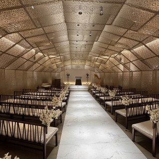 金を基調としたチャペルです。