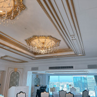 披露宴会場のシャンデリアです。