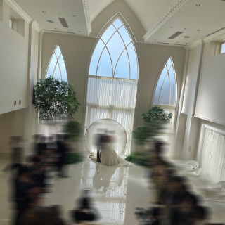 大階段。フラワーシャワーやぬいぐるみトスをここで行った。