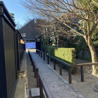 入り口から式場までの道