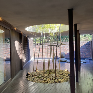 式場と披露宴会場の間にあるスペース|785377さんの川原町倶楽部 ラ・ルーナピエーナ 〈エルフラットグループ〉の写真(2610253)