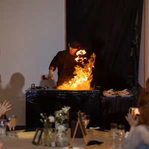 ゲストの目の前でお肉を焼いてくれます。|785417さんのTHE JAPONAIS LISERJU（ザ ジャポナイズリサージュ）の写真(2609980)