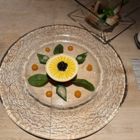 ひまわりの形をした前菜。1番のお気に入り