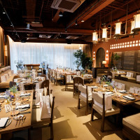 色味が暖かく、夜の式だと一層雰囲気が良いです。