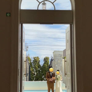 天気が良かったので扉を開いて外へ|785438さんのアーヴェリール迎賓館(富山)/テイクアンドギヴ・ニーズウェディングの写真(2610332)