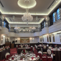 高い位置に窓があるので、プロジェクションマッピングに良さそう