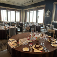 カーテンを開くと外が綺麗に見える。