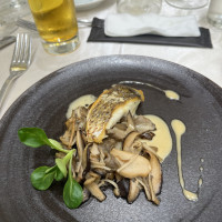 旬魚のポワレ　和茸のアンサンブル