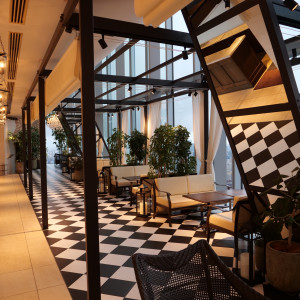 雨お昼のロビー雰囲気|785463さんのThe 33 Sense of Wedding(ザ・サーティースリー・センス・オブ・ウエディング)の写真(2610579)