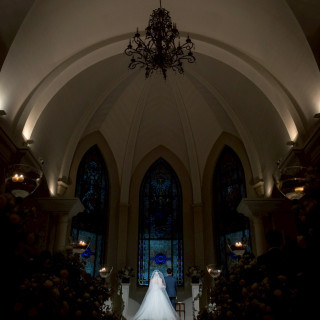 壮麗なステンドグラスの協会