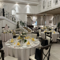 ゲストテーブル狭く感じない