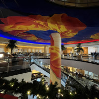 ホテルロビーにある象徴的な柱