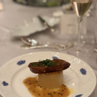 クイーンアリスメニューの一つ、フォアグラ大根