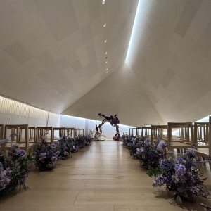 洗練された空間のチャペル。装花で雰囲気が変わりそうです。|785722さんのMIRAIE Wedding(ミライエウエディング)の写真(2612822)