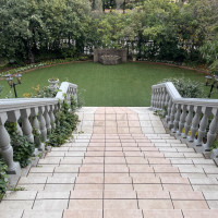 外で行えるフラワーシャワーの階段