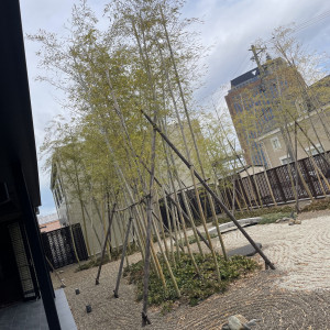 披露宴会場に向かう景色|785755さんのアニバーサリークラブ フラワーガーデンの写真(2613199)