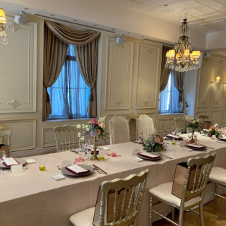 披露宴会場(長テーブル)