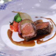 お肉料理です。