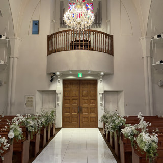 チャペル、後ろを振り返ると