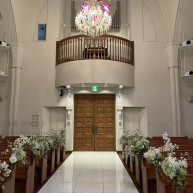 チャペル、後ろを振り返ると