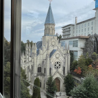 披露宴会場から見えるチャペル、
まるでお城です