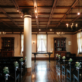レトロな雰囲気の挙式会場