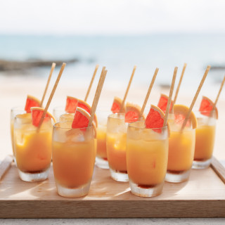 ビーチにてドリンク