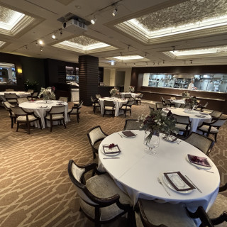 落ち着いた雰囲気の披露宴会場です。