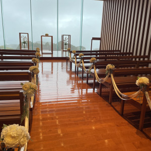 チャペル内観椅は木目調です。|785905さんの日本平ホテルの写真(2614479)